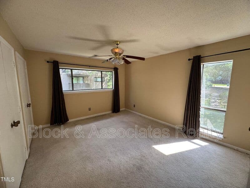 Raleigh House: 5112 Flint Ridge Place