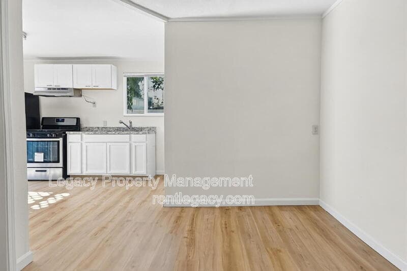 Sacramento House: 3617 Willow Street