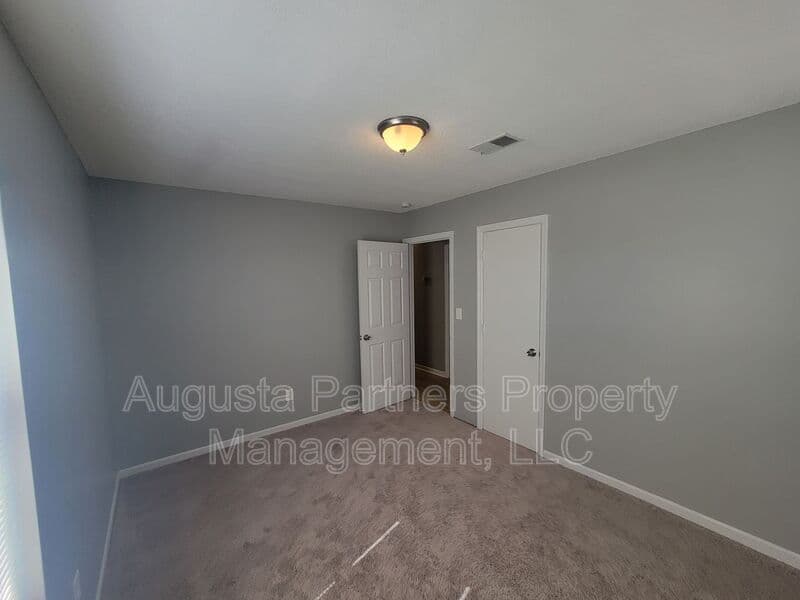 Augusta House: 2965 Meadowbrook Drive