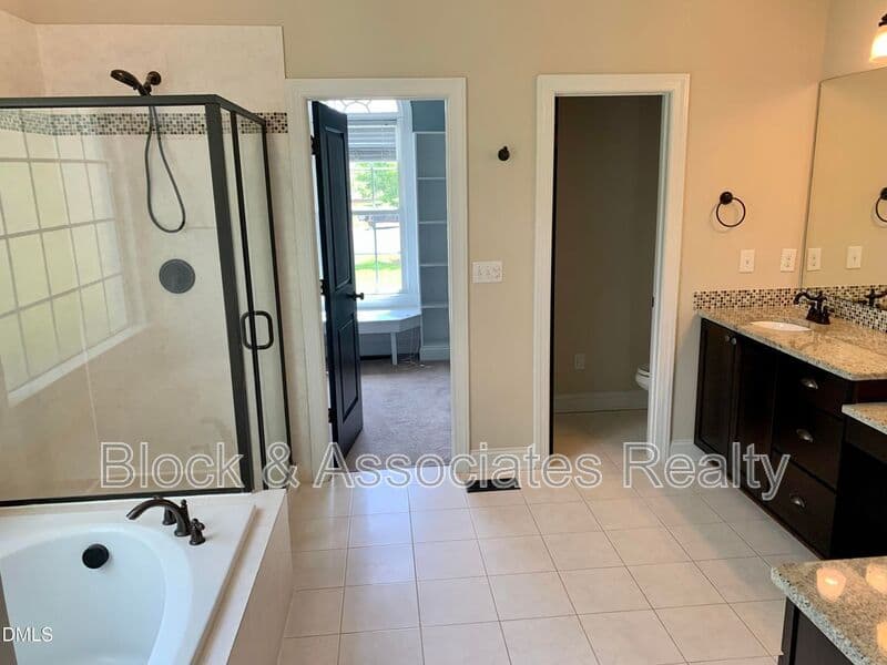 Durham House: 5013 Kettle Creek Way