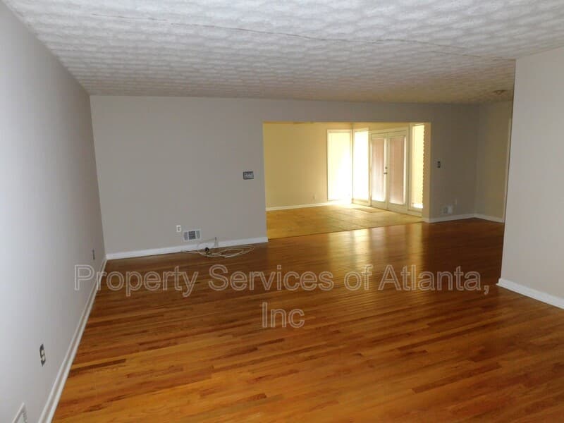 Marietta House: 626 Indian Hills Pkwy