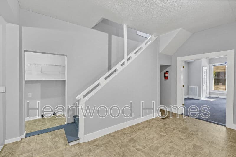 Columbia Condo: 119 Church Street
