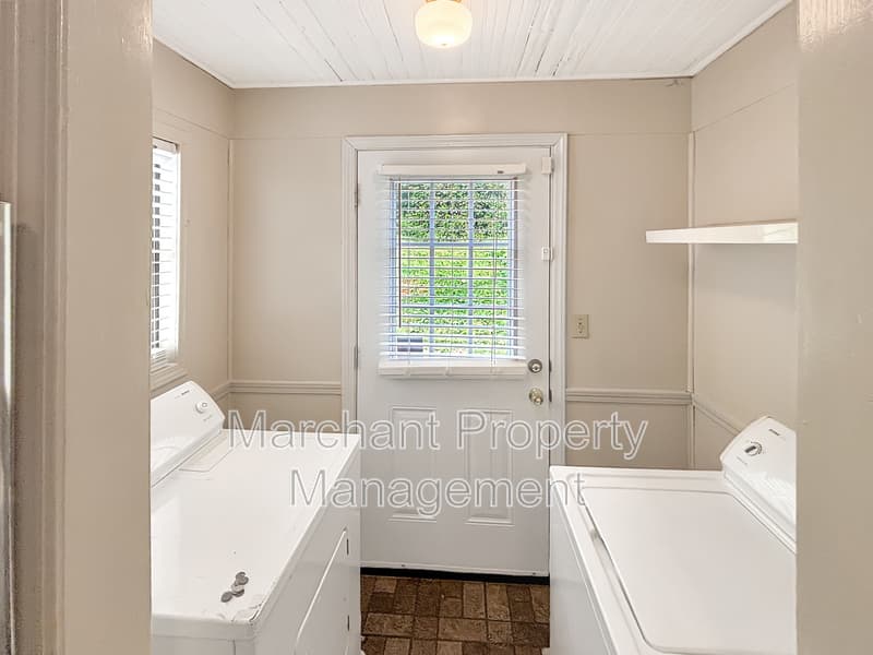 Greenville House: 210 Ashley Avenue
