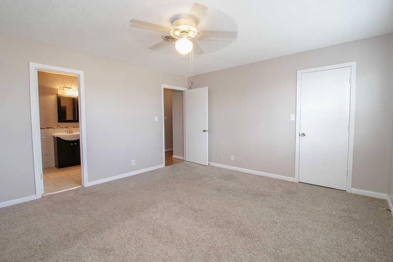 Clarksville House: 608 Sango Road