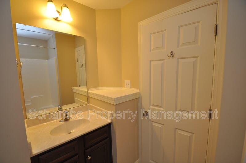 Holly Springs House: 409 Braxman Ln