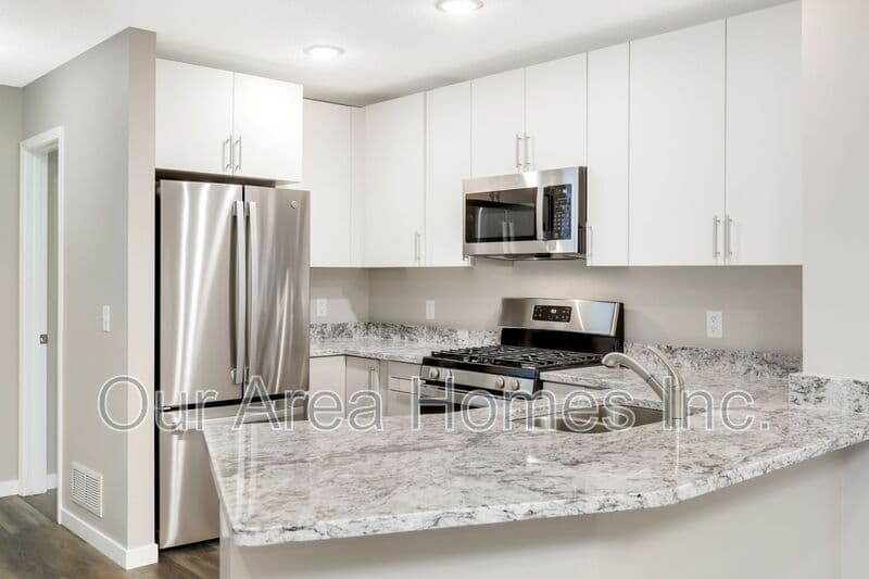 Otsego House: 6138 Manchester Ave NE