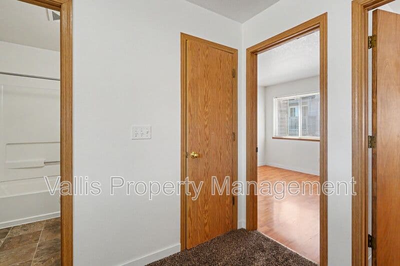 Salem Condo: 5262 Springcrest Drive