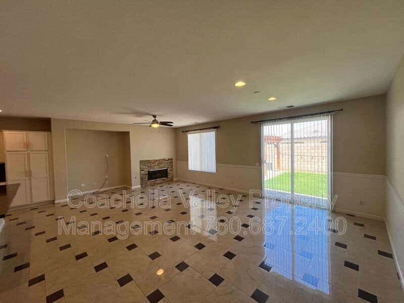 Coachella House: 49126 Pluma Roja Place