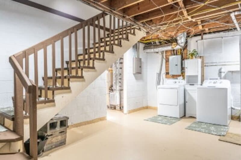 Pinebluff Condo: 435 West Baltimore Avenue