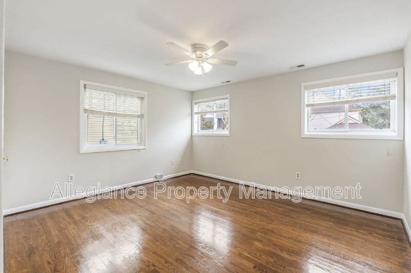 Arlington House: 2311 N Dinwiddie St