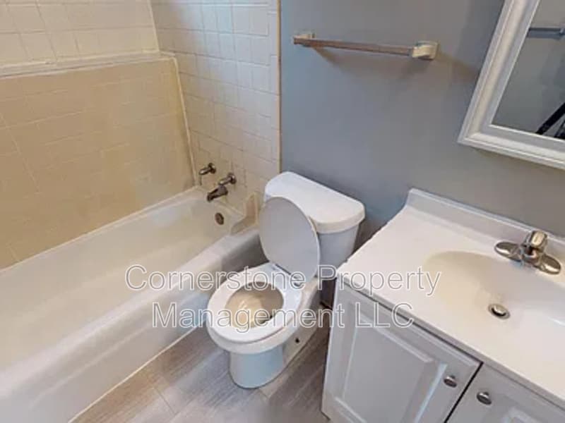 Lawrence Condo: 1102 Ohio Street - 1