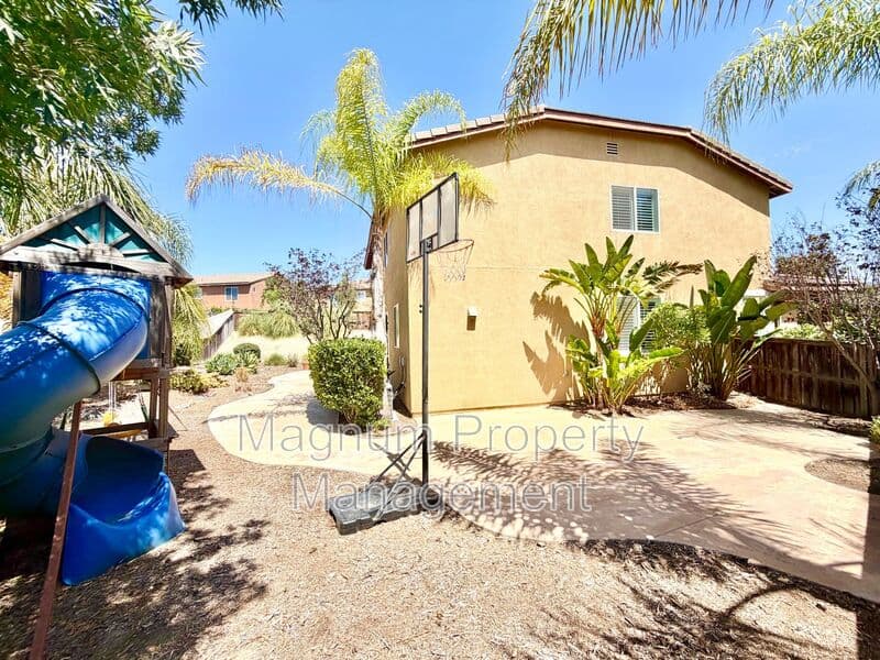 Temecula House: 46383 Vianne Ct