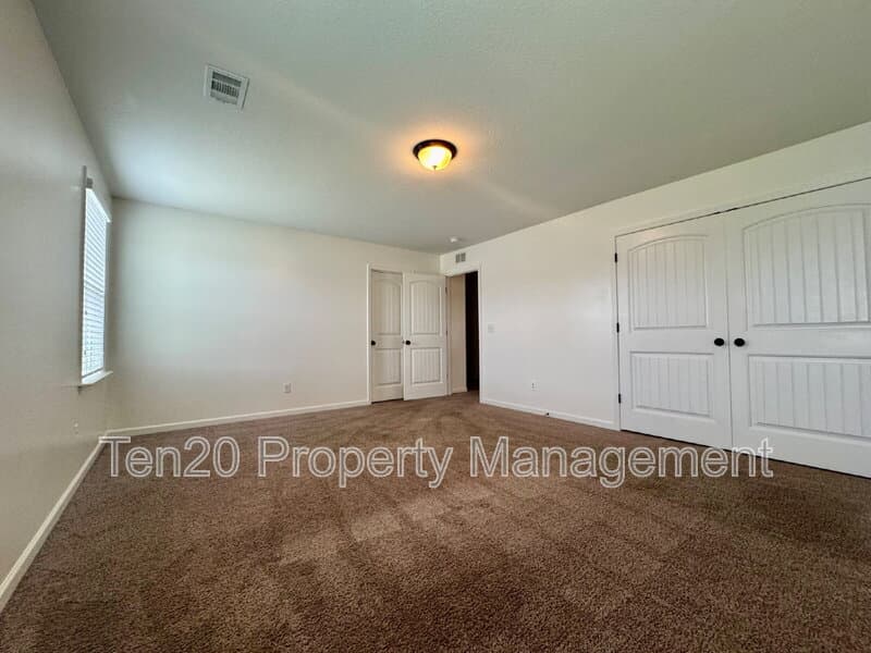 Columbus House: 5037 Lexington Lane