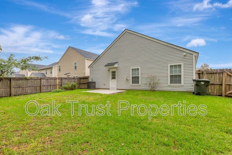 Ladson House: 1053 Friartuck Trail
