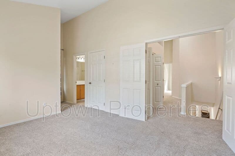Tualatin House: 9284 SW Sweek Dr