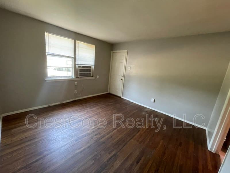 Memphis Condo: 3491 Guernsey Ave