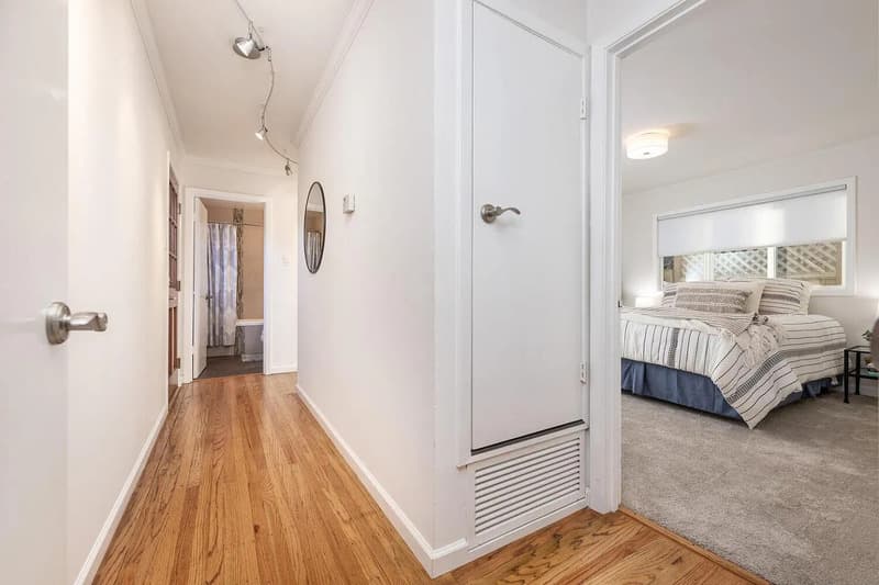 San Carlos House: 1354 Oakhurst Ave