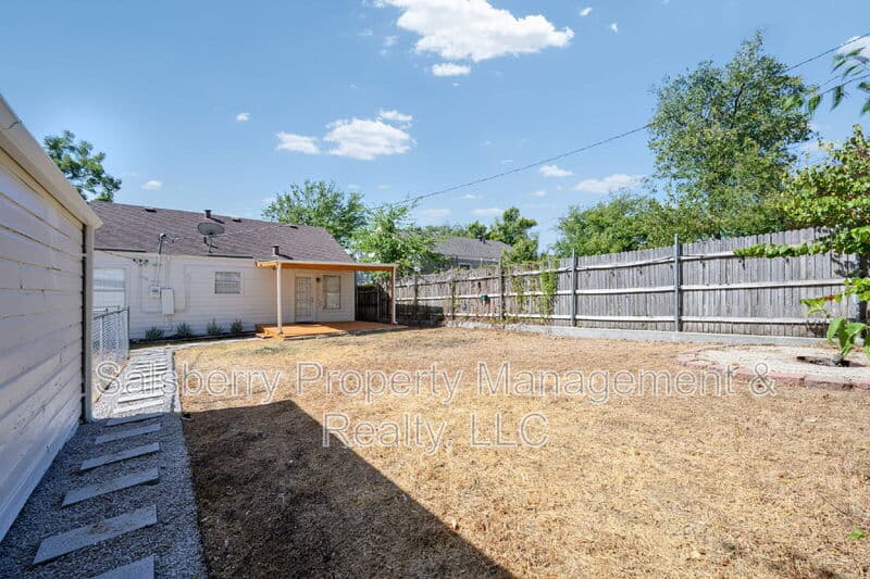Fort Worth House: 3824 Collinwood Avenue
