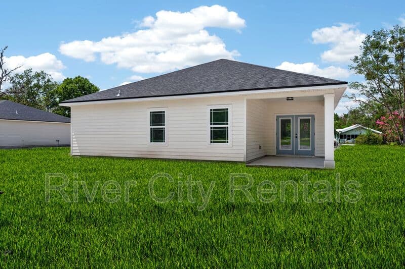Sanderson House: 9281 Dolphin St