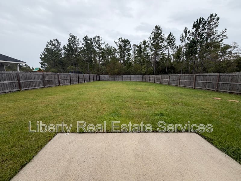 Hinesville House: 224 Whipple Ave