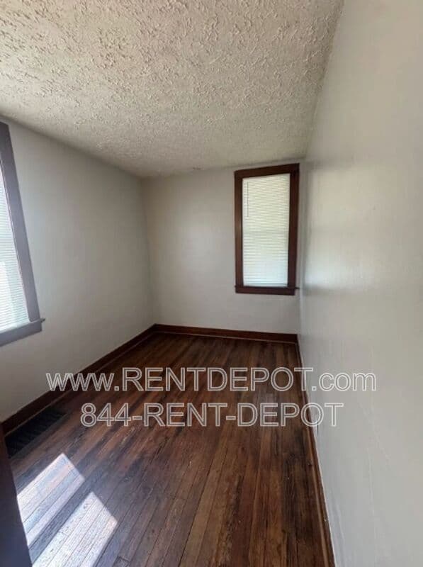 Evansville House: 1731 S Kerth Ave