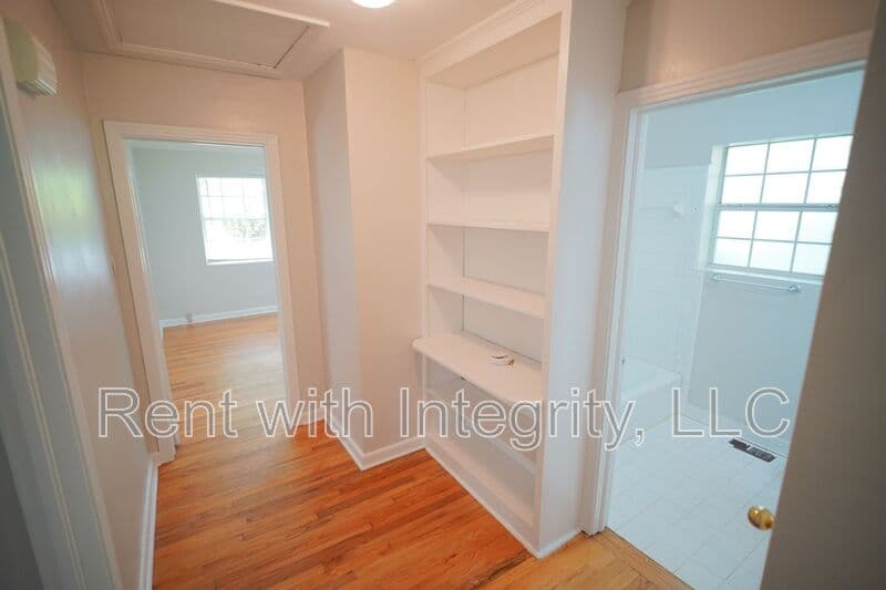 Tallahassee House: 1562 Mitchell Avenue