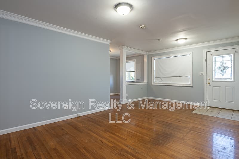 Atlanta House: 568 Stokeswood Ave SE
