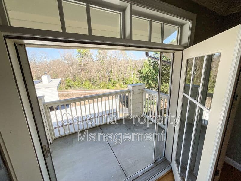 Charlotte House: 518 Clarice Ave