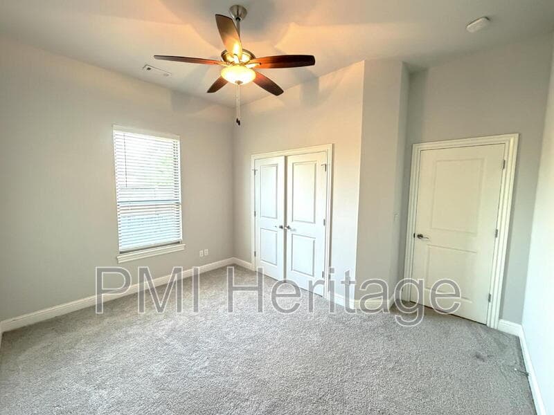 Bentonville House: 2700 Southwest Nottingham Avenue