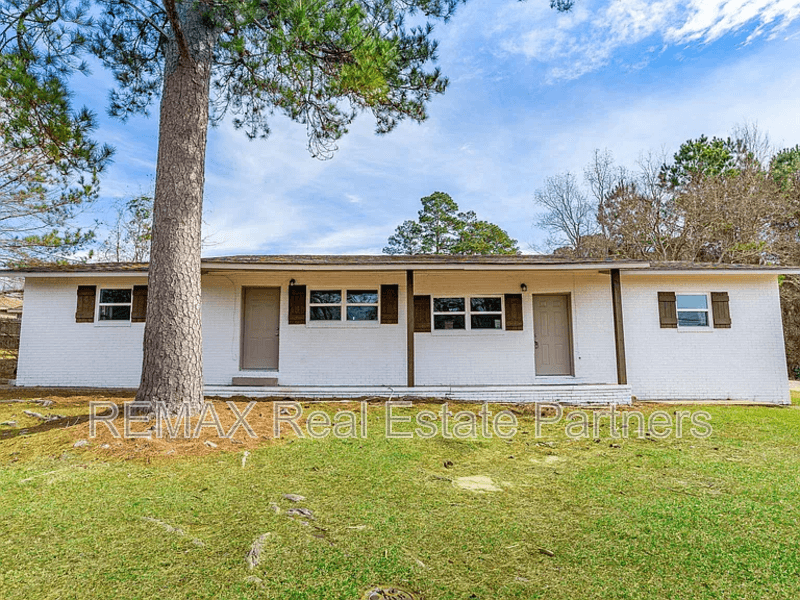 Hattiesburg House: 1117 N 25th Ave