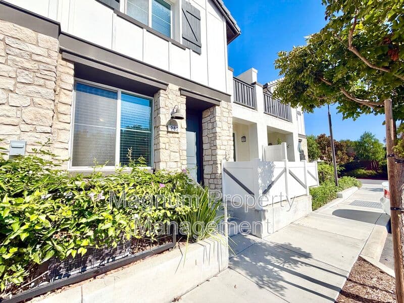 Murrieta House: 41974 Emelia St.