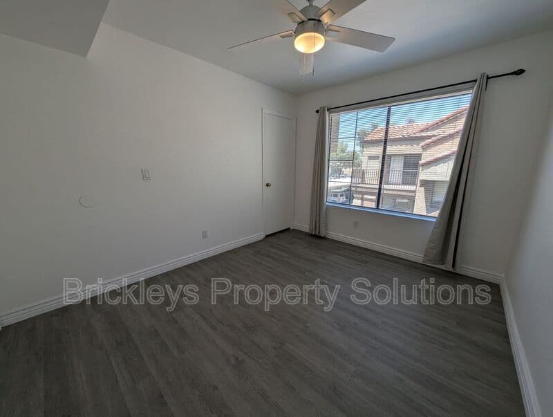 Tempe Condo: 1905 E University Dr