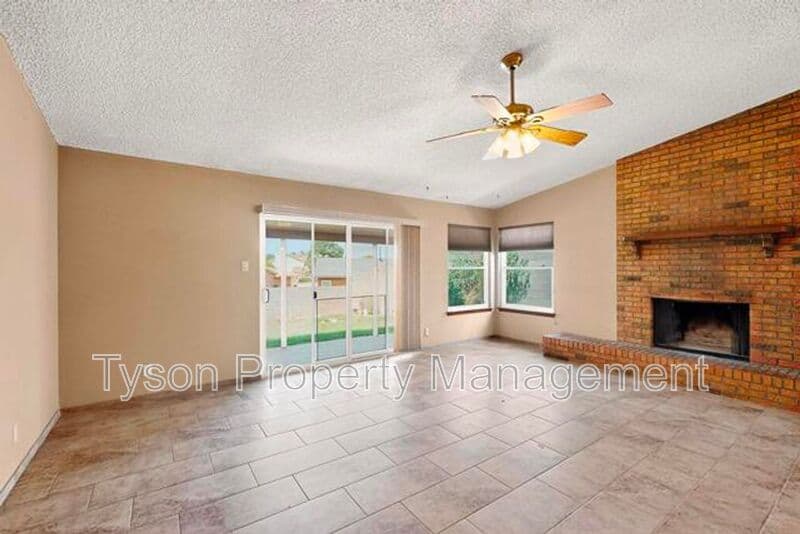 Albuquerque House: 509 Tassy Ct SE