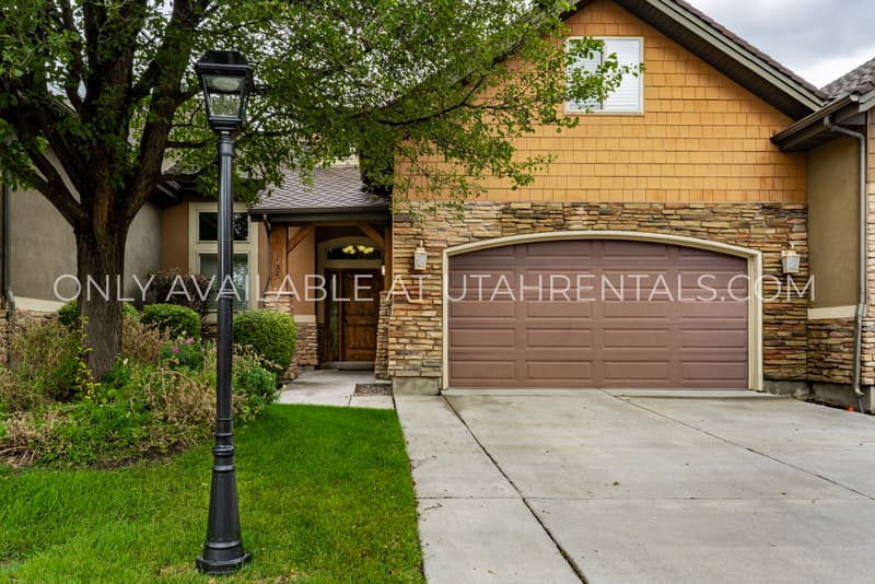 Orem House: 2032 West Golden Pond Way