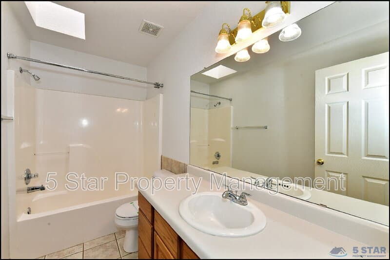 El Paso House: 14101 Koshare Ct
