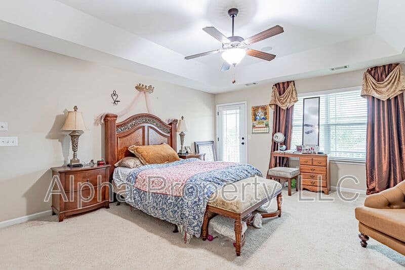 Greer House: 3 Keelin Ln