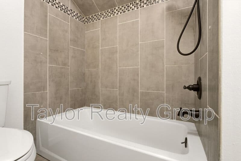 Louisville Townhome: 284 South Taft Court - 76