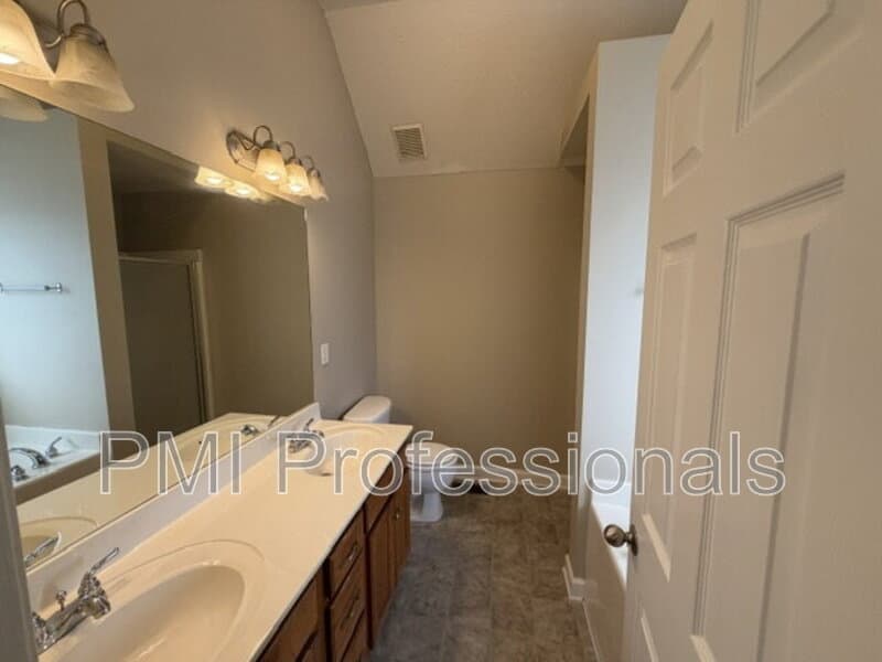 Murfreesboro House: 548 Faxon Ct