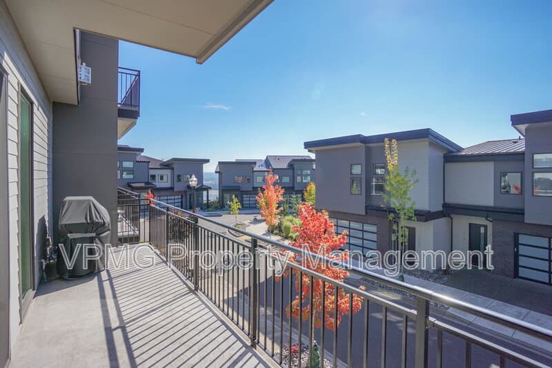 Camas Townhome: 4733 Southeast Ascension Drive