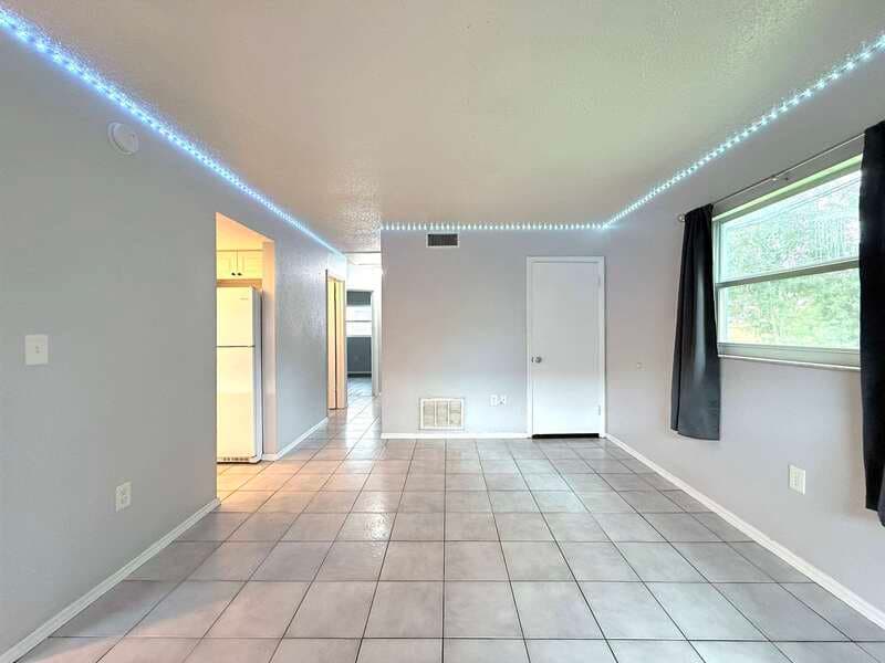 Largo Condo: 3716 137th Avenue North - B