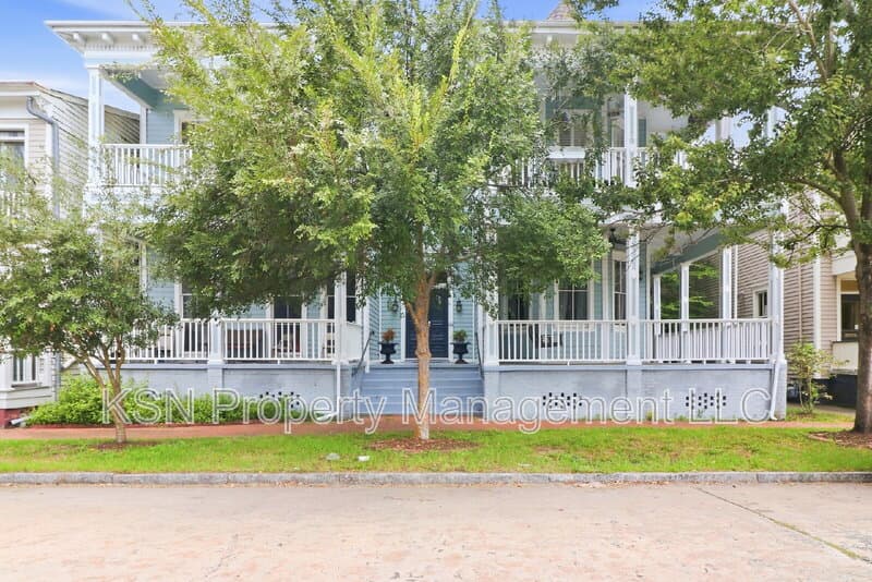 Savannah Condo: 216 West Park Avenue