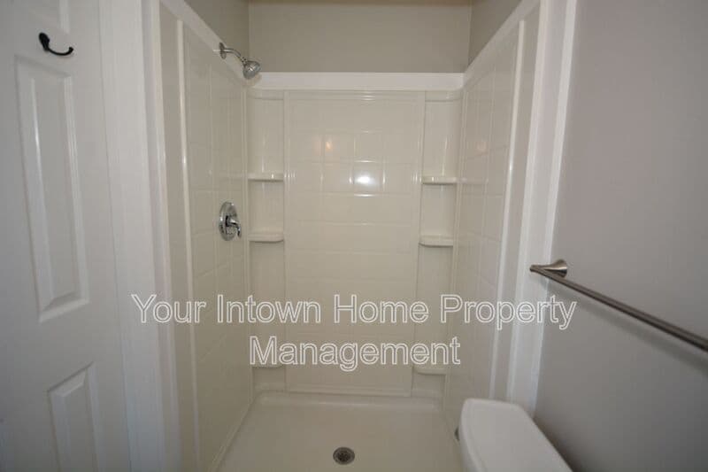Atlanta House: 1864 Flintwood Dr Se