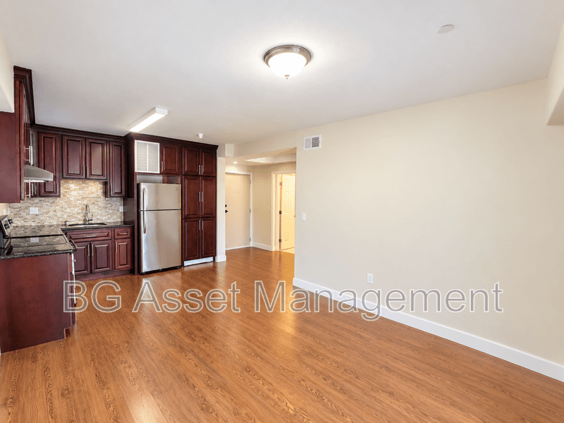 Oakland Condo: 1459 MacArthur Blvd