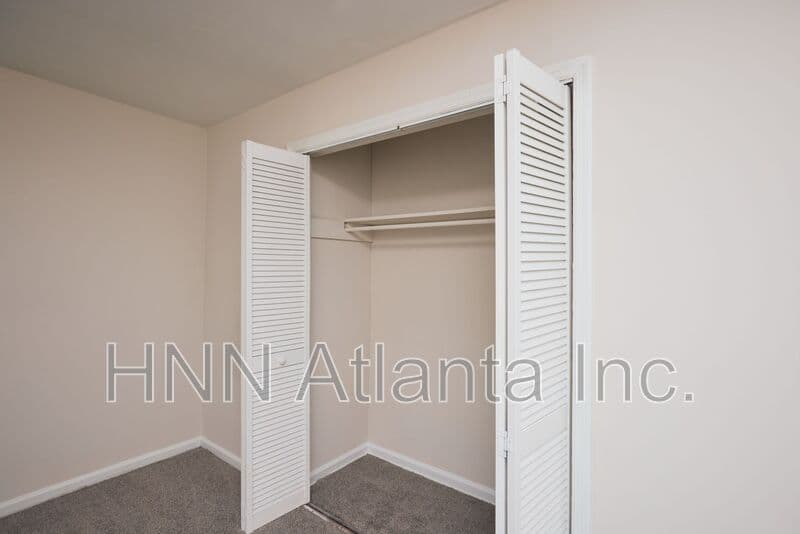 Atlanta Condo: 2157 Lenox Rd, NE