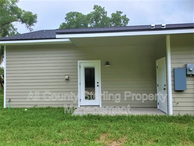 Fort White Condo: 316 SW Yulan St