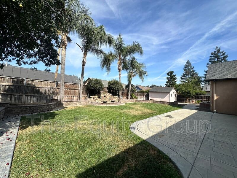 Visalia House: 239 North Preston St