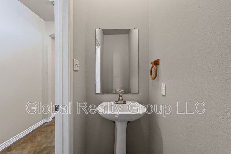 San Antonio Condo: 7802 Kingsbury Way