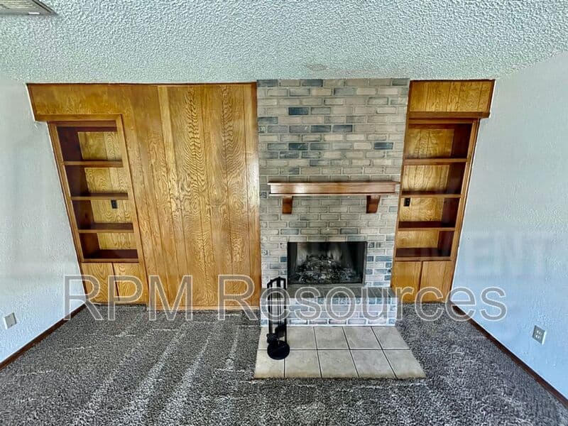 Oklahoma City Condo: 7002 Woodlake Dr