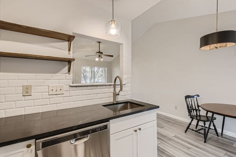 Austin Condo: 1015 E Yager Ln
