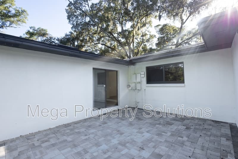 Tampa House: 307 Glen Burnie Avenue